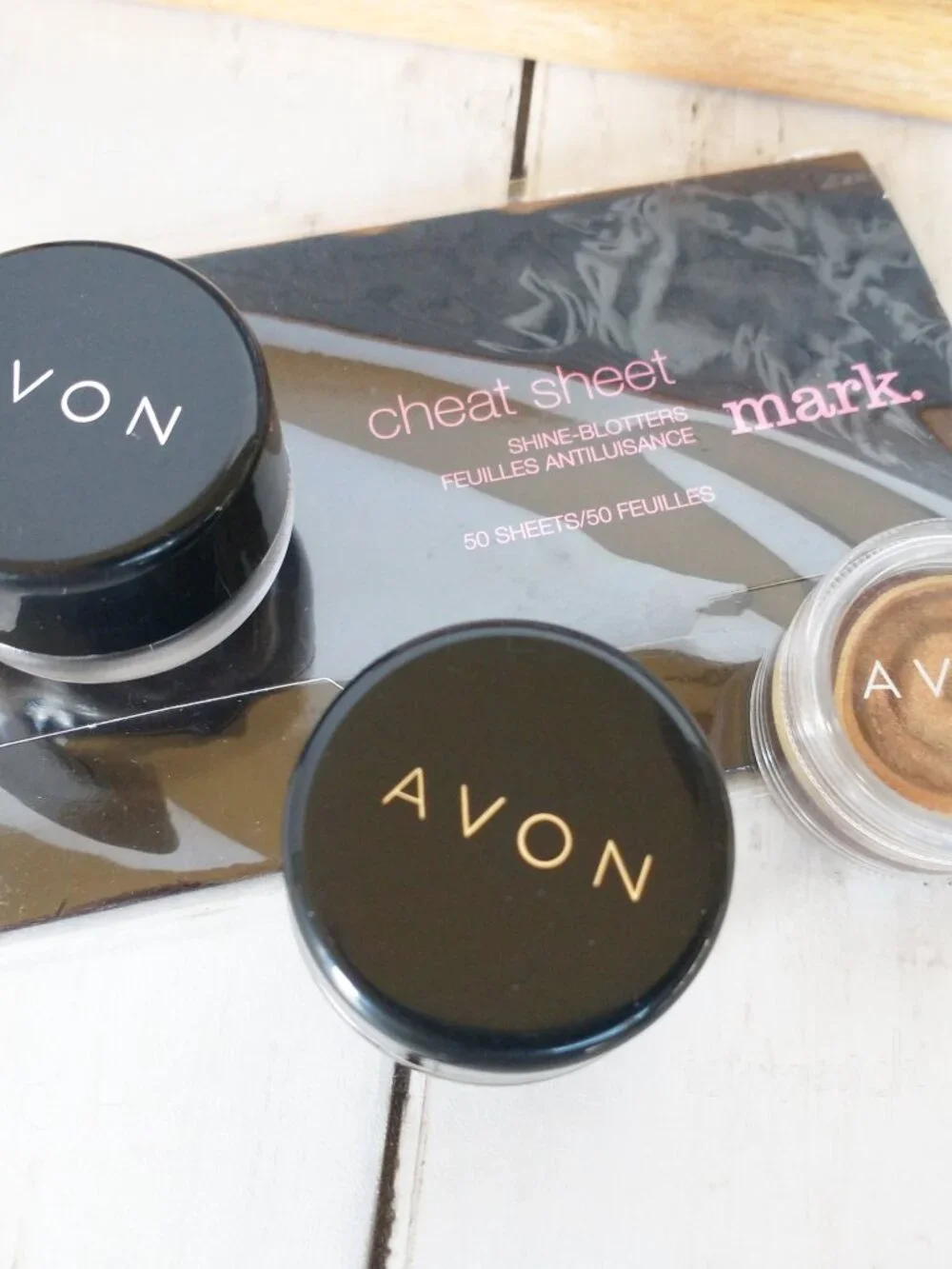 Avon Makeup Bundle Cream Eyeshadow Pebble Stone Swirled Gold and Shine Blotters